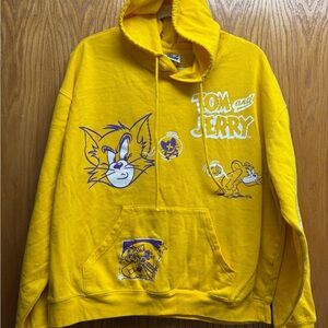 Tom and Jerry Yellow Hoodie, Size XL, a cartoon classic.